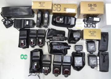 Z48C Nikon ニコン ストロボ スピードライト 箱入など 大量 純正品 SB- 15 16 17 22 23 27 24 26 28 28DX 80DX 中古 japan ジャンク