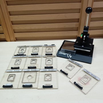錬C104 WISTA TRIMMING CUTTER C4 トリミングカッター 証明写真 ウイスタ 裁断機 替刃11枚付属 中古品