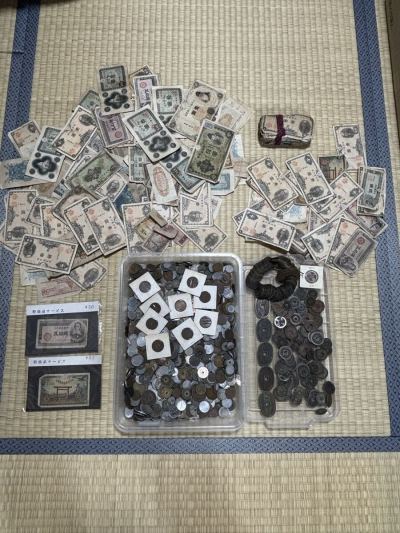 【AT-18】 古銭まとめ　日本　貨幣　紙幣　旧紙幣　古紙幣　穴銭　天保通宝　大量　総重量4.60kg　現状品