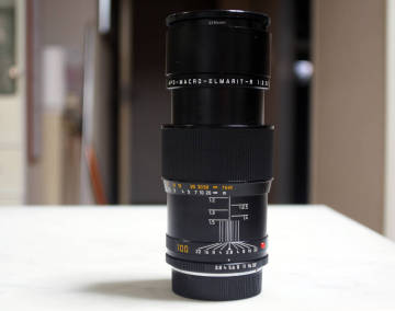 Leica APO macro elmarit-r 100mm f2.8 新品同様、元箱、革ケース、説明書。防湿庫保管。