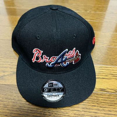 NEW ERA 9FIFTY アトランタ・ブレーブス スナップバック キャップ 黒　 ニューエラ MLB オシャレ ヒップホップ