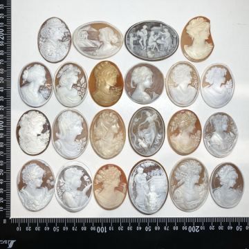 大量!!☆シェルカメオおまとめ208.5g☆j 約1042.5ct ルース 裸石 宝石 shell cameo ブローチ 貴婦人 彫刻 アンティーク 作家物 w2ツ61