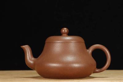 【孟臣 重量82g】朱泥 茶壺 煎茶 急須 紫砂 壺 清 明 宜興 紫砂 壷 在印 孟臣 紫泥 水平