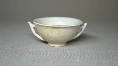 「酒盃特集」　李朝白磁耳盃（前期）