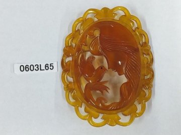 0603L65　本鼈甲　ブローチ　彫刻品　約17.5ｇ