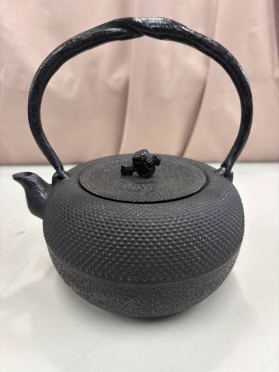 南部鉄器　岩鋳　鉄瓶　急須　銘有　鉄器　伝統工芸品　金属工芸品　御茶道具