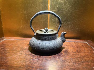 龍文堂 小振り龍文堂造 花押　鉄瓶 日本美術 煎茶道具 煎茶器 湯沸 骨董品 美術品 古美術