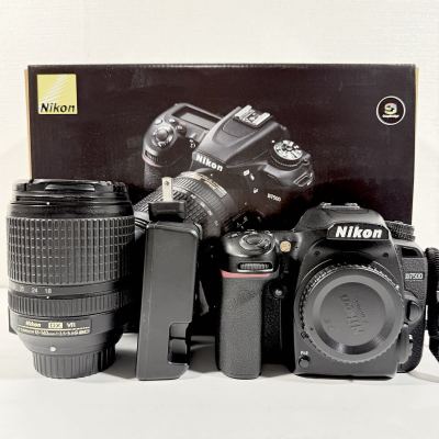 動作品 Nikon ニコン D7500 ボディ AF-S DX NIKKOR 18-140mm f/3.5-5.6G ED VR レンズキット 元箱 付き ショット数 9213枚