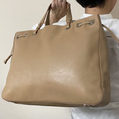 未使用級●特大!大容量●フェラガモ Salvatore Ferragamo ガンチーニ メンズ トートバッグ ビジネス 肩掛け A4収納 レザー 本革 入手困難◎