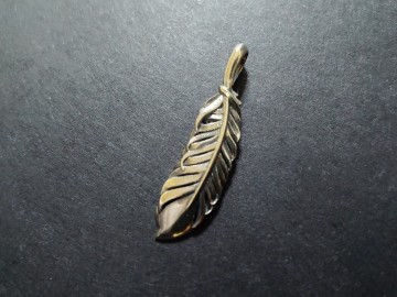☆ M'S COLLECTION INTELLECTUAL FEATHER PENDANT S / XP-040