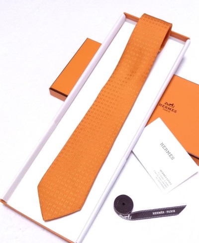 超美品【HERMES】エルメス/お箱付き/ネクタイ/ファソネライン/オレンジｘ全面Ｈロゴマーク【柳田悠岐・阿部慎之助etc.着用モデル】
