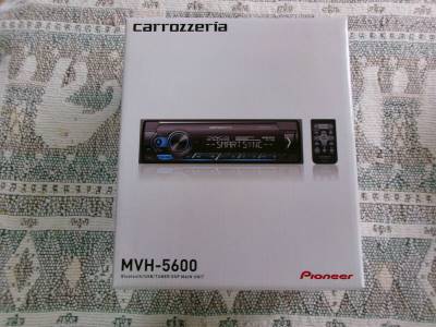 ☆　Pioneer カーオーディオ MVH-5600 1D メカレス Bluetooth USB iPod iPhone AU　未開封　☆
