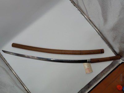 日本刀 吉次 白鞘 長さ:88.6cm 反り:3.3cm 現代刀 真剣 太刀 時代物 刀剣 八月一日吉次 備中国 中青江 平安時代末期〜鎌倉時代初期の名工