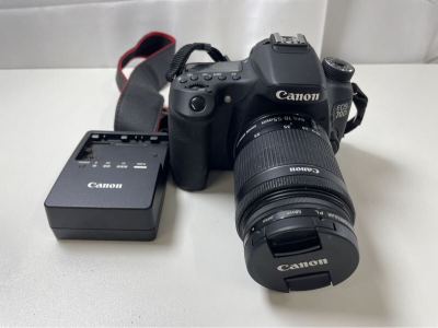1A-5-6 キャノン Canon EOS 70D ダブルレンズ 18-55mm デジタル一眼カメラ ベタ付きあり 動作通電未確認