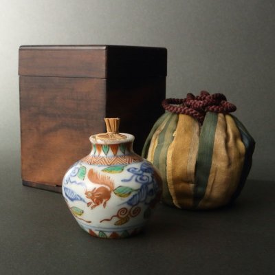 委託HK◇時代 天啓赤絵振出 ※仕覆添え（茶道具 陶磁器 陶芸 色絵磁器 赤絵 干菓子 菓子器 金平糖 砂糖豆 霰 茶事 茶席 茶の湯 古美術）