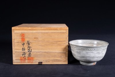【珍品堂】1円から 韓国人間国宝 在銘 申相浩 釜谷陶房 三島茶碗 高麗茶碗 茶道具 共箱 木箱 時代物 径12.4cm M-E52J-SR4