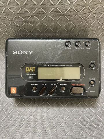 SONY DAT WALKMAN TCD-D8 デジタルオーディオテープコーダー ソニー DAT