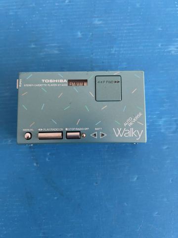 TOSHIBA 東芝　ステレオカセットプレーヤー　Walky ウォーキー　KT-AS10【ジャンク品】