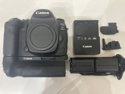 １円～　動作未確認　Canon EOS 5D Mark IV ボディ キヤノン 一眼レフ BG-E20付属