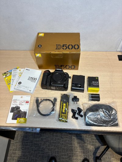 【233_40156】Nikon ニコンD500 高性能DXフォーマット一眼レフカメラ 付属品：箱・充電器・バッテリー・説明書・USBケーブル・保護フィルム