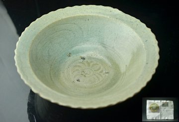 15世紀 古代タイ・安南青磁刻花草紋角花盤・サワンカローク・資料付属 ★【YB】中国古玩骨董26Y