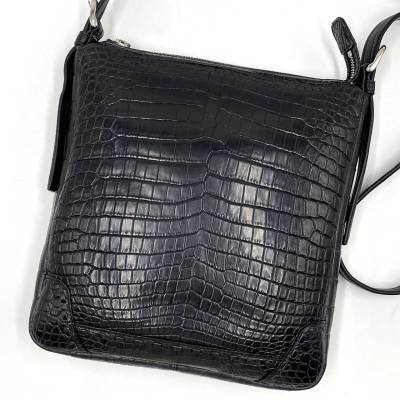 定価50万!!!【未使用級】リアルクロコダイル レザー ショルダーバッグ サコッシュ ワニ革 本革 マット メンズビジネス JRA認定 黒