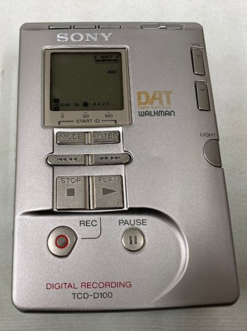 SONY　ポータブルDAT　TCD-D100 付属品無し、動作しない　ジャンク品　保証なし