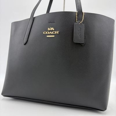 極美品!/A4可●コーチ COACH メンズ トートバッグ 肩掛け ブラック ビジネス レザー ロゴ金具 チャーム 本革 黒 通勤 通学 大容量 鞄 書類