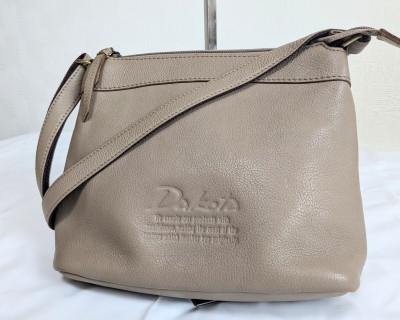 【１円スタート】Dakota ダコタ k363 本革 レザー ショルダーバッグ グレージュ 斜め掛け