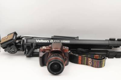 ◆295 【通電確認済み】SONY &alpha;330 ボディ / SONY DT 3.5-5.6 18-55 SAM ブラウン レンズ / Velbon D-500 VIDEO PH-358 三脚