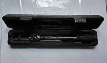 【1円〜】『 KTC 9.5sq.プレロック型トルクレンチ プレセット形 トルク調整範囲10~50N・m 全長289.2mm GW050-03T 』
