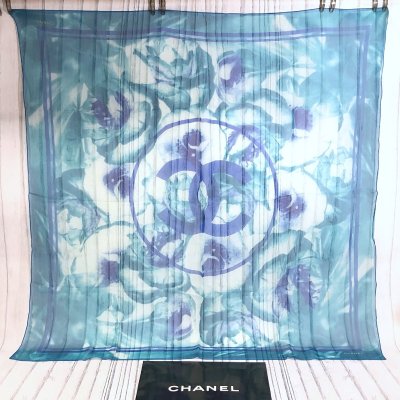 m001 B(60) 美品 シャネル 大判スカーフ 約85cm ココマーク ブルー フラワー シースルー CHANELロゴ 花柄