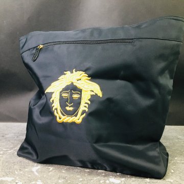 GIANNI VERSACE/ジャンニ・ヴェルサーチェ トートバッグ ブラック&times;メデューサ金刺繍 ナイロン素材 26g菊NS