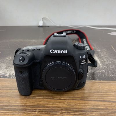 中古品 Canon EOS 5D Mark IV ボディ デジタル一眼レフカメラ キャノン デジタルカメラ Mark 4