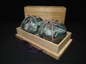 ◇日向特産 スワブテ蛤碁石34～35号『雪印』美麗品!!/ 5.3寸超特大本桑碁笥/三越謹製桐碁笥箱セット◇I1