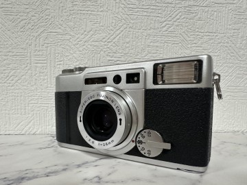 FUJIFILM KLASSE W シルバー SUPER-EBC FUJINON 28mm F2.8 富士フイルム クラッセW コンパクトフィルムカメラ