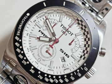 TISSOTティソ 本物 PRS516 スポーツクロノグラフモデル デイト ホワイトシルバー文字盤 ハンドルデザインの裏蓋 メンズ腕時計 稼働品