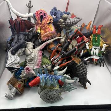 【1円スタート】1円〜 大量 まとめ売り ウルトラマン・ウルトラ怪獣シリーズ バンダイ ソフビフィギュア 現状品 仮面ライダー レトロ　