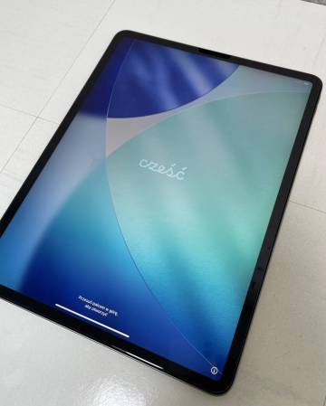 中古 Apple iPad Pro 12.9インチ 第3世代 64GB スペースグレイ Wi-Fi ガラスフィルム貼付済 おまけ黒ケース付