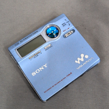 1円 SONY ソニー MZ-R910 MDウォークマン 現状品 本体のみ ポータブルMDプレーヤー C281647