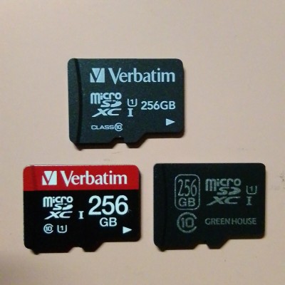 15. 未使用品 microSDXCカード 256GB 3枚セット Verbatim 2枚 GREEN HOUSE 1枚