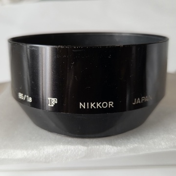 希少 ニコン NIKKOR-N Auto 85mm 1:1.8用 52mm径レンズフード「85/1.8 F NIKKOR JAPAN刻印」目立つキズ、歪み等なしレンズへの装着良好 