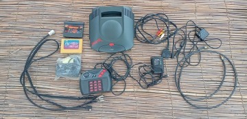 ATARI JAGUAR　/　アタリ ジャガー　本体＋ソフト1本付+4Ｍメモリーカード1本付 ジャンク品　/　現状品　ゲーム機　レトロ