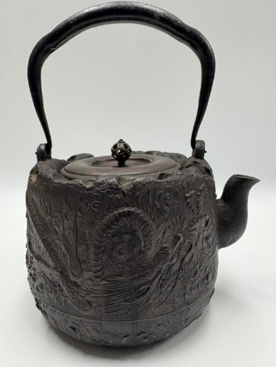 s 金龍堂 上田照房造 雲龍彫刻 鉄瓶 高さ 22cm 重さ 1.8kg 時代物 煎茶道具 銅蓋