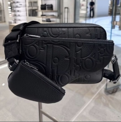 希少　未使用品Dior Saddle 3-in-1 バッグDior グラビティ レザー Dior ディオール ショルダーバッグ Christian DIOR ポーチ ブラック 