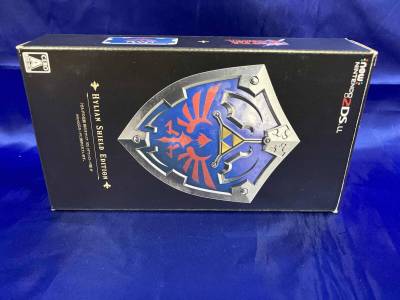 動作確認済 Newニンテンドー2DSLL本体 HYLIAN SHIELD EDITION(ニンテンドーストア限定)(JANSVADK)