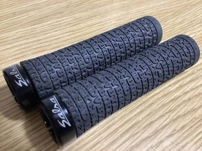 サルサ（SALSA）BACKCOUNTRY ロックオン グリップ　中古