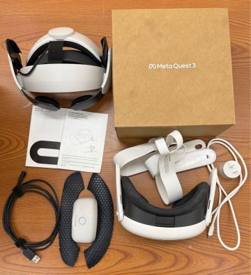 ジャンク品　Meta Quest 3 VRヘッドセット メタクエスト3 起動のみ確認済　 ヘッドストラップ　別売多数