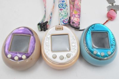 【66-2608-16-11】 BANDAI Tamagotchi iD シリーズ バンダイ たまごっち パープル ホワイト/ベージュ ライトブルー 3個 おまとめ