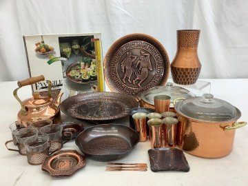銅製品まとめ/両手鍋/茶托/花瓶/銘々皿/カトラリー他 サビや汚れ等有/総重量約6kg(カゴ含まず)/ACB 中古品